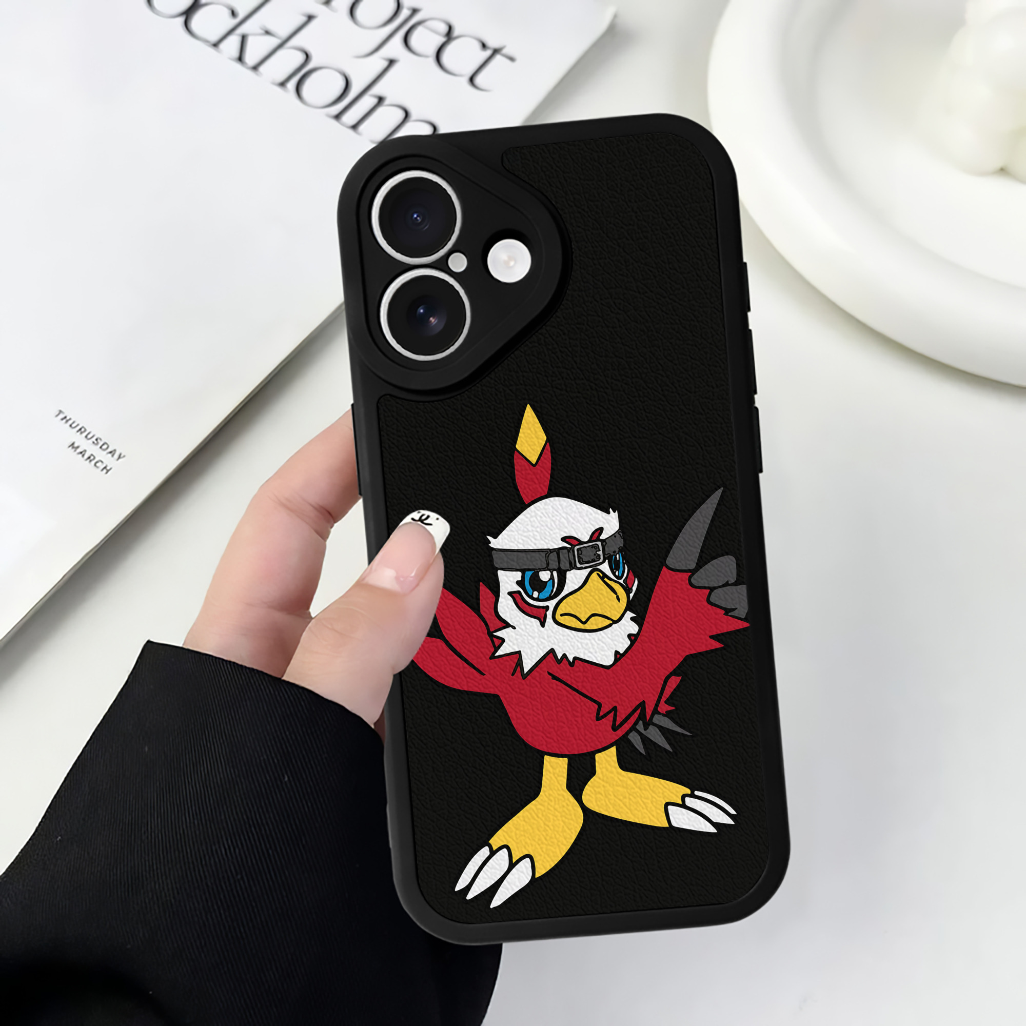 （画像用） Digimon デジタルモンスター/デジモン 【iPhone 16シリーズ対応】シリコンスマホケース（レザー調） 材質：シリコン